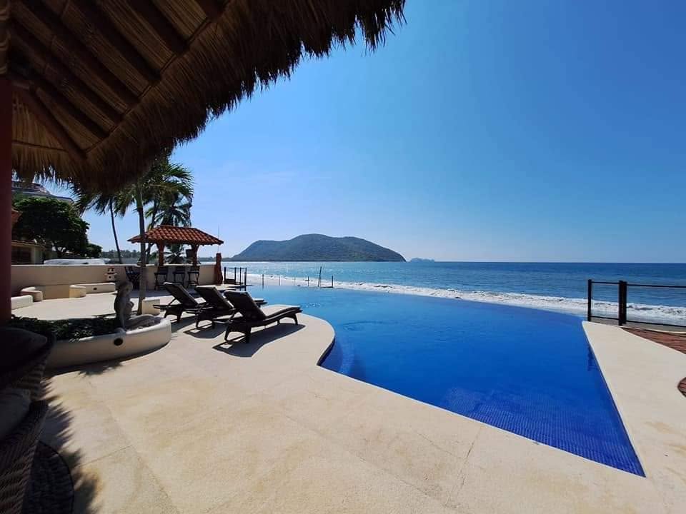 Infinity pool overlooking the beach
