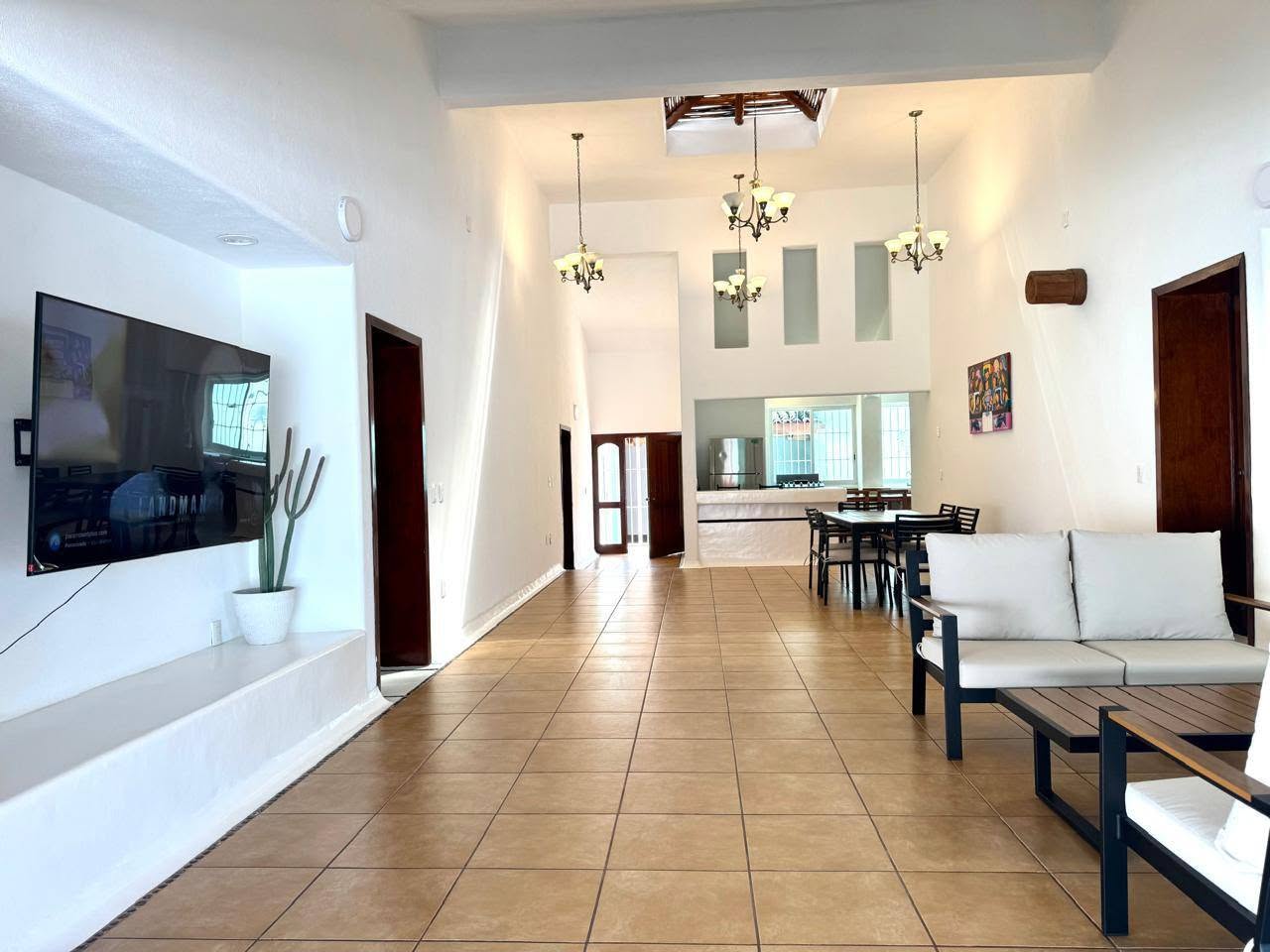 Spacious living room