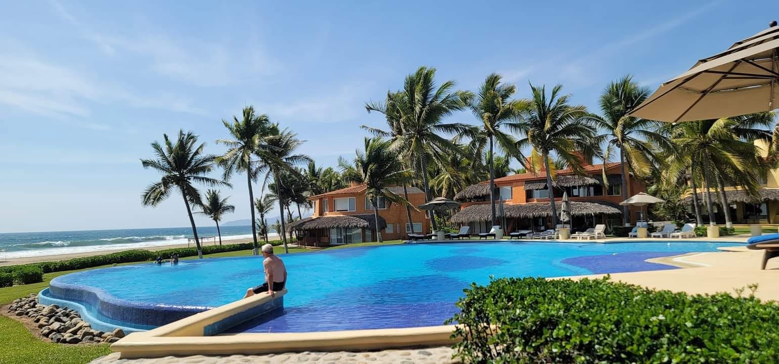 Beachfront infinity pool