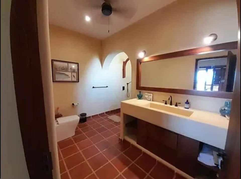 Bathroom suite