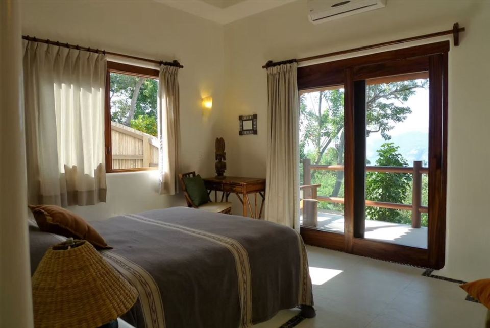 Habitación con acceso a terraza